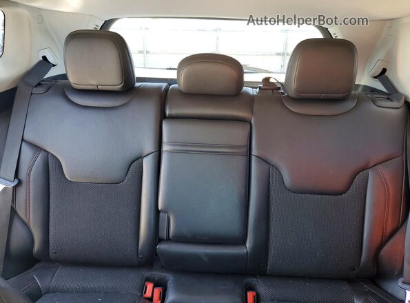 3C4NJDDB6KT786351 2019 JEEP COMPASS Silver Հետևի նստատեղերի տեսք