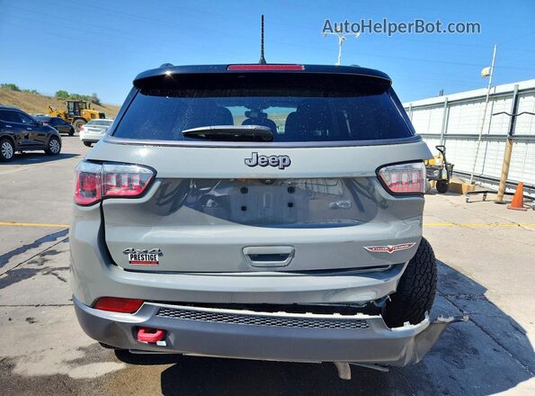 3C4NJDDB6LT132788 2020 JEEP COMPASS Gray Rear view