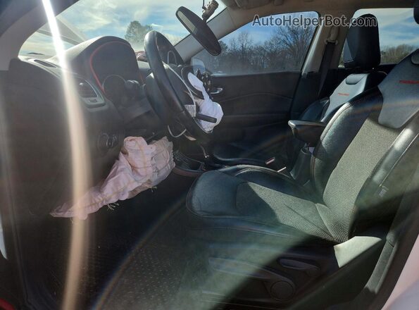 3C4NJDDB6LT166780 2020 JEEP COMPASS White წინა სალონის ხედი