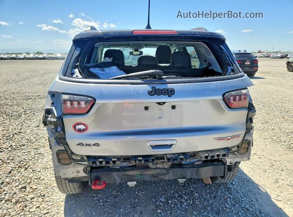 3C4NJDDB6LT177777 2020 JEEP COMPASS Silver Widok z tyłu