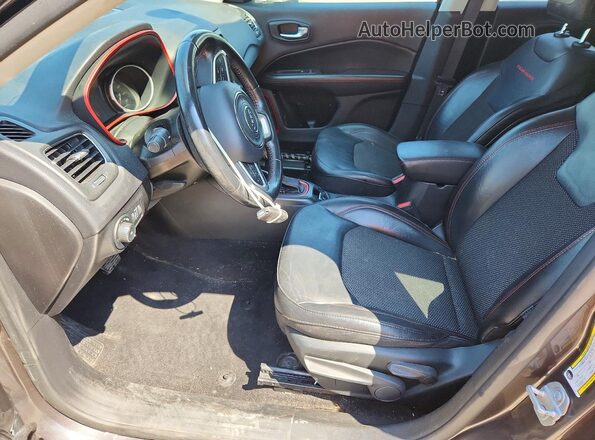 3C4NJDDB7KT825500 2019 JEEP COMPASS Charcoal Front interior view