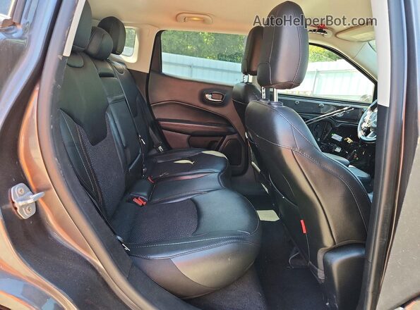 3C4NJDDB7KT825500 2019 JEEP COMPASS Charcoal Rear interior view