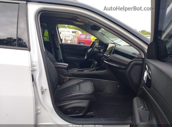 3C4NJDDB7NT144029 2022 JEEP COMPASS White Widok wnętrza z przodu