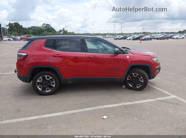 3C4NJDDB8HT646553 2017 JEEP COMPASS Red Вид задньої частини салону