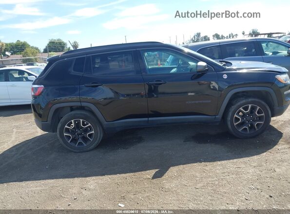 3C4NJDDB8KT748118 2019 JEEP COMPASS Black Вид задньої частини салону