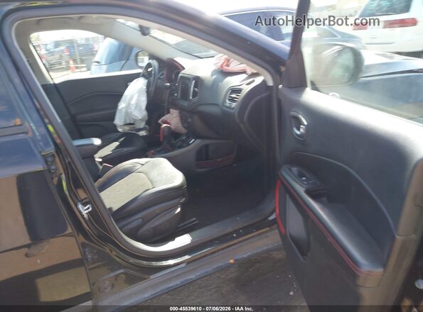 3C4NJDDB8KT748118 2019 JEEP COMPASS Black Вид салону спереду