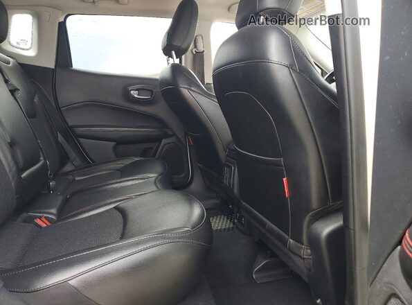 3C4NJDDB8LT163301 2020 JEEP COMPASS White Vista interior trasera