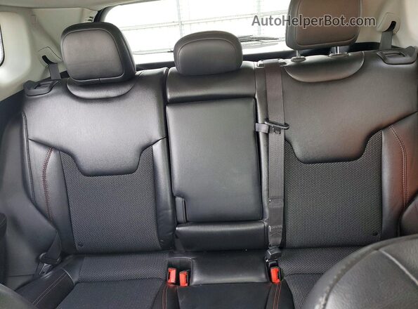 3C4NJDDB8LT163301 2020 JEEP COMPASS White Vista de los asientos traseros