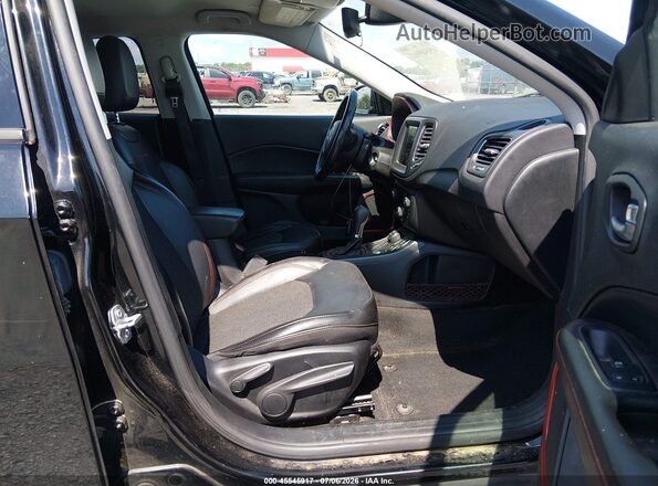 3C4NJDDB8LT232777 2020 JEEP COMPASS Black Front interior view