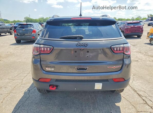 3C4NJDDB9JT315325 2018 JEEP COMPASS Серый Вид сзади