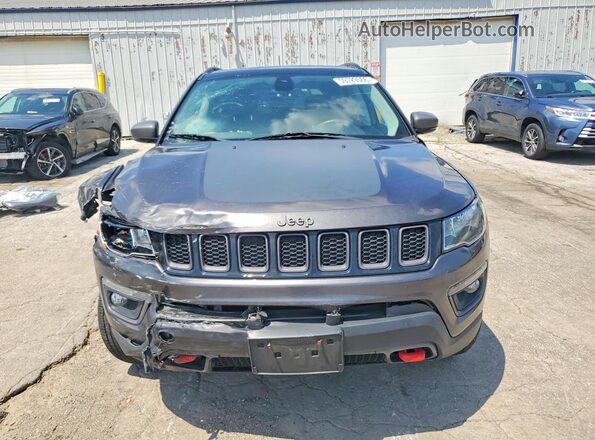 3C4NJDDB9JT315325 2018 JEEP COMPASS Серый Вид спереди