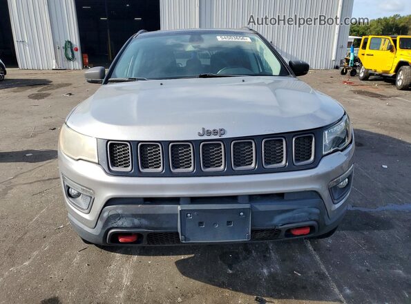 3C4NJDDB9KT785565 2019 JEEP COMPASS Серый Вид спереди