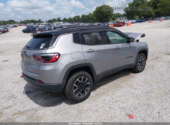 3C4NJDDB9MT520096 2021 JEEP COMPASS Silver Trasero derecho