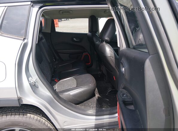 3C4NJDDB9MT520096 2021 JEEP COMPASS Silver Vista de la etiqueta del VIN