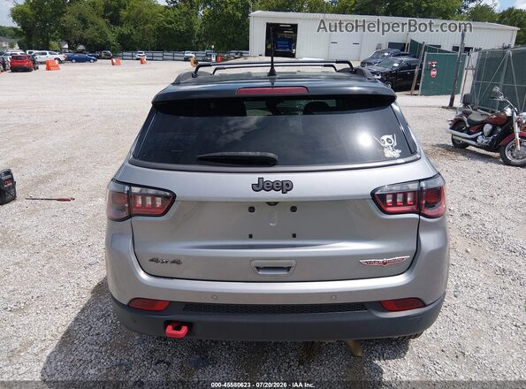 3C4NJDDB9MT520096 2021 JEEP COMPASS Silver 