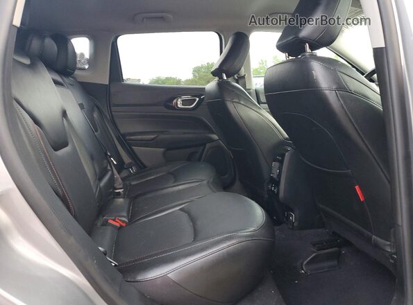 3C4NJDDB9NT155257 2022 JEEP COMPASS Gray Widok wnętrza z tyłu