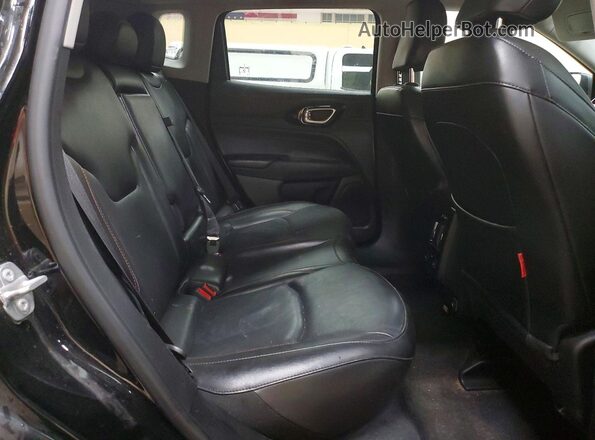 3C4NJDDB9NT160474 2022 JEEP COMPASS Black უკანა სალონის ხედი