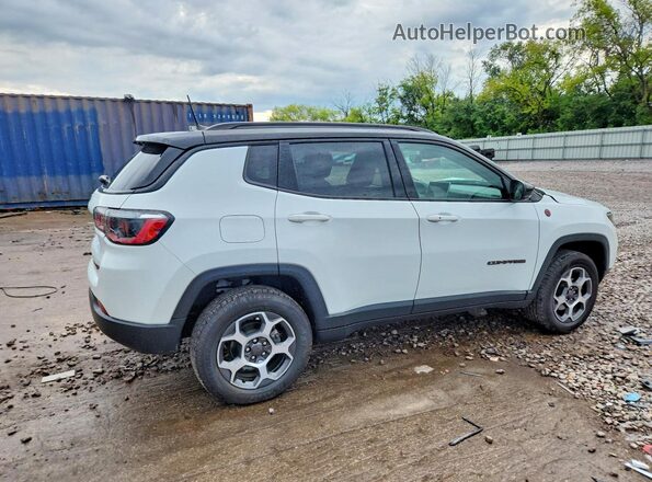 3C4NJDDB9NT198710 2022 JEEP COMPASS White Trasero derecho