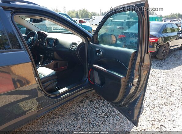 3C4NJDDBXJT404093 2018 JEEP COMPASS Gray Սալոնի դիմացի տեսք