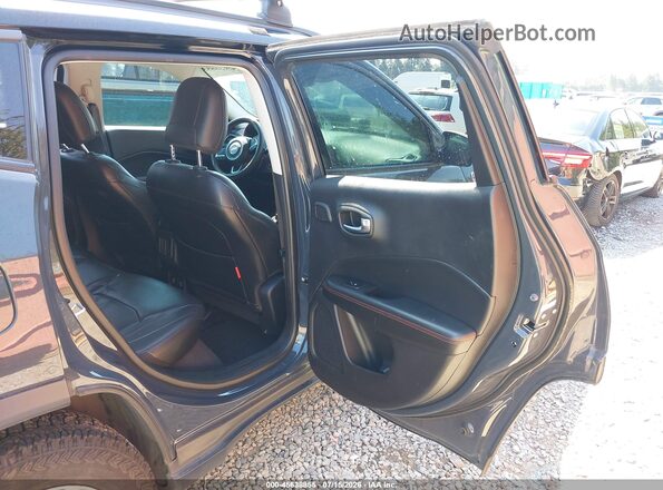3C4NJDDBXJT404093 2018 JEEP COMPASS Gray VIN կոդի պիտակի տեսք