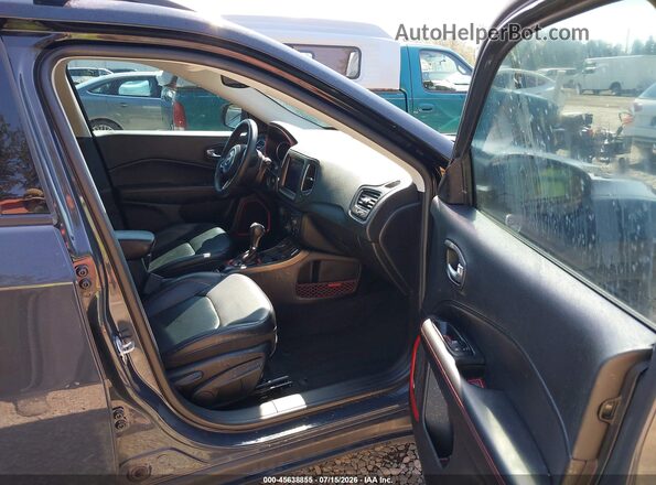 3C4NJDDBXJT404093 2018 JEEP COMPASS Gray 