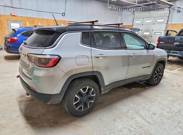 3C4NJDDBXKT627333 2019 JEEP COMPASS Silver Задня права чверть