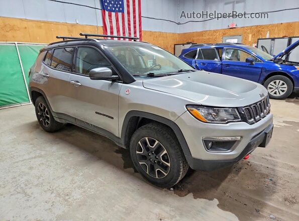 3C4NJDDBXKT627333 2019 JEEP COMPASS Silver Передня права чверть