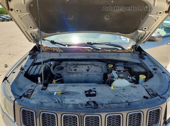 3C4NJDDBXLT106677 2020 JEEP COMPASS Silver Engine compartment view