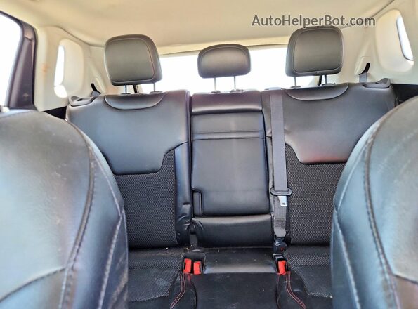 3C4NJDDBXLT106677 2020 JEEP COMPASS Silver Rear seats view