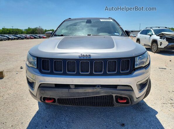 3C4NJDDBXLT106677 2020 JEEP COMPASS Silver Front view