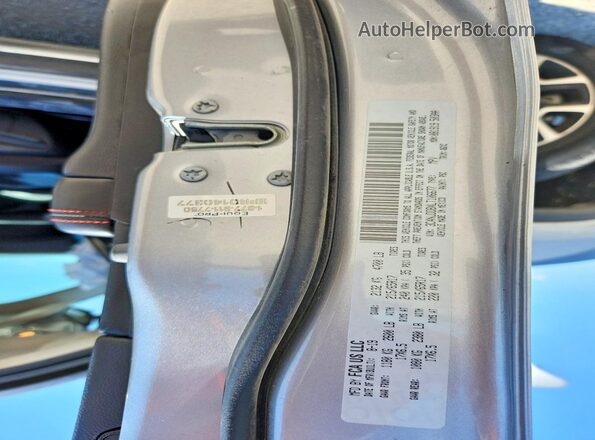 3C4NJDDBXLT106677 2020 JEEP COMPASS Silver VIN sticker view