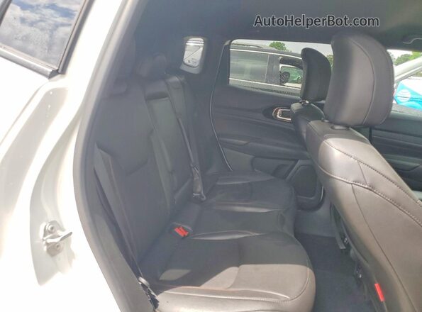 3C4NJDDN0ST564205 2025 JEEP COMPASS White Սալոնի հետևի տեսք