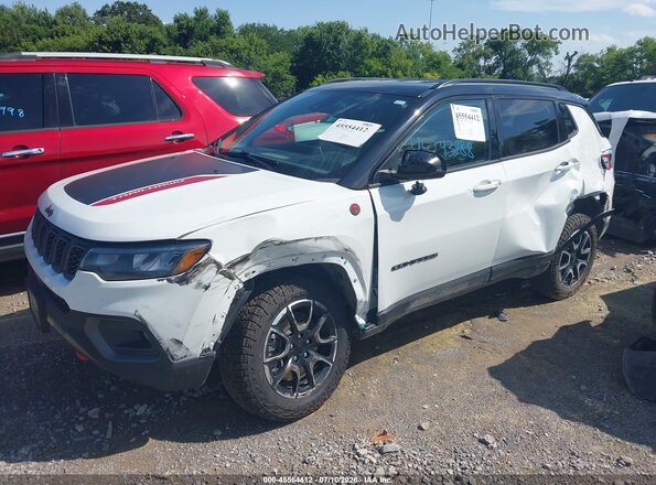 3C4NJDDN1RT144737 2024 JEEP COMPASS White Передня ліва чверть