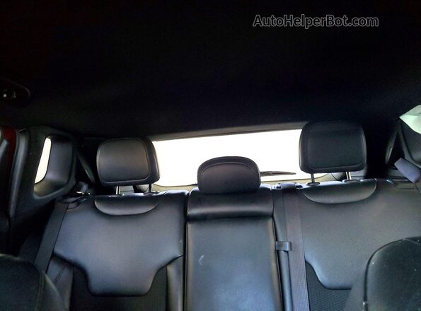 3C4NJDDN1ST543217 2025 JEEP COMPASS Red Вид задніх сидінь