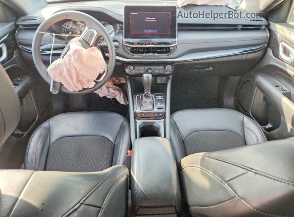 3C4NJDDN3ST551089 2025 JEEP COMPASS White Vista del salpicadero