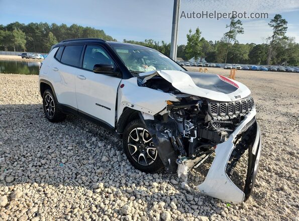 3C4NJDDN3ST551089 2025 JEEP COMPASS White 