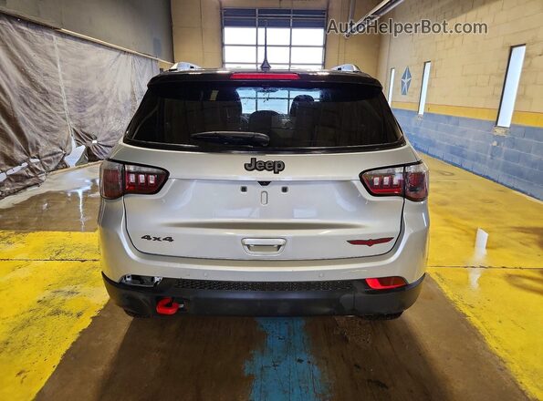 3C4NJDDN3ST590247 2025 JEEP COMPASS Silver Rear view