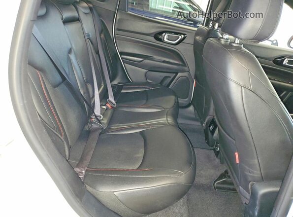 3C4NJDDN4ST532681 2025 JEEP COMPASS White Вид задньої частини салону