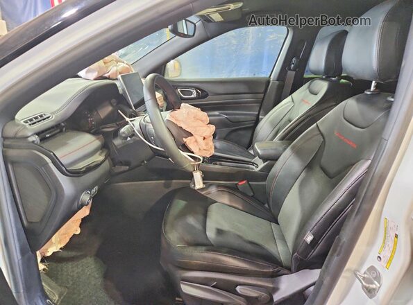 3C4NJDDN4ST557290 2025 JEEP COMPASS White Вид салону спереду