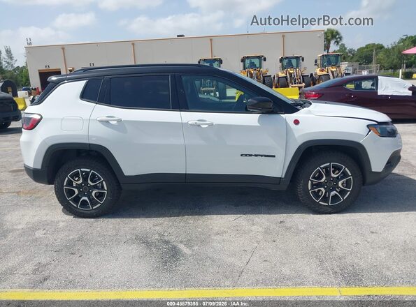 3C4NJDDN4TT187928 2026 JEEP COMPASS White სალონის 360-გრადუსიანი ხედი