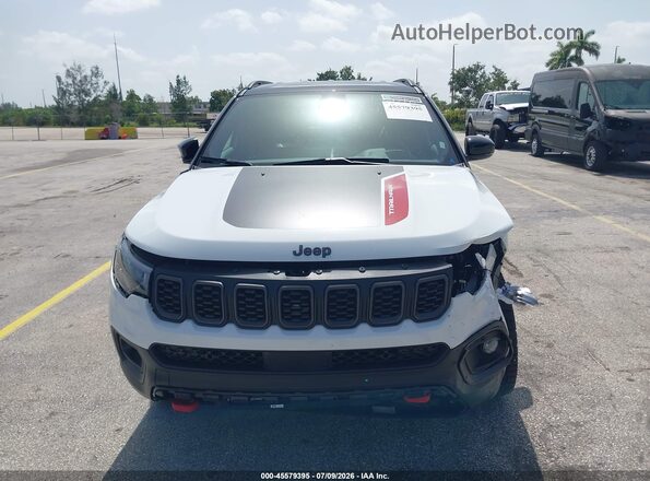 3C4NJDDN4TT187928 2026 JEEP COMPASS White უკანა სალონის ხედი