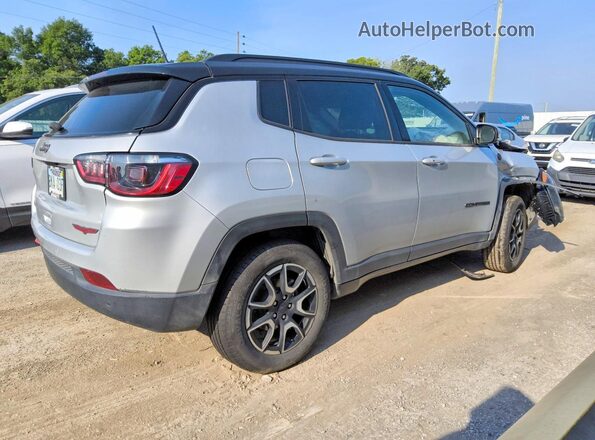 3C4NJDDN5RT149827 2024 JEEP COMPASS Silver Rear right