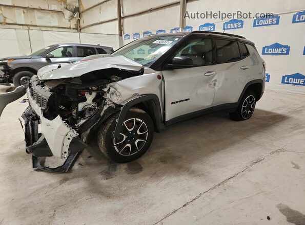 3C4NJDDN5RT149827 2024 JEEP COMPASS Silver Dashboard view