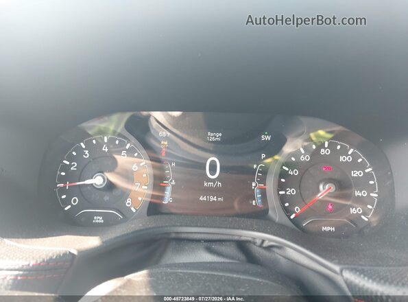 3C4NJDDN5RT590115 2024 JEEP COMPASS Red Widok tylnych siedzeń
