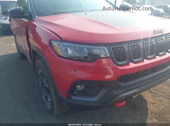 3C4NJDDN5RT590115 2024 JEEP COMPASS Red Widok z przodu