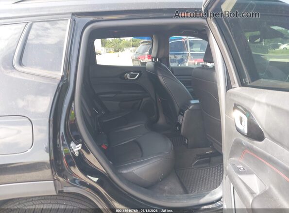 3C4NJDDN6RT137282 2024 JEEP COMPASS Black Widok naklejki z numerem VIN