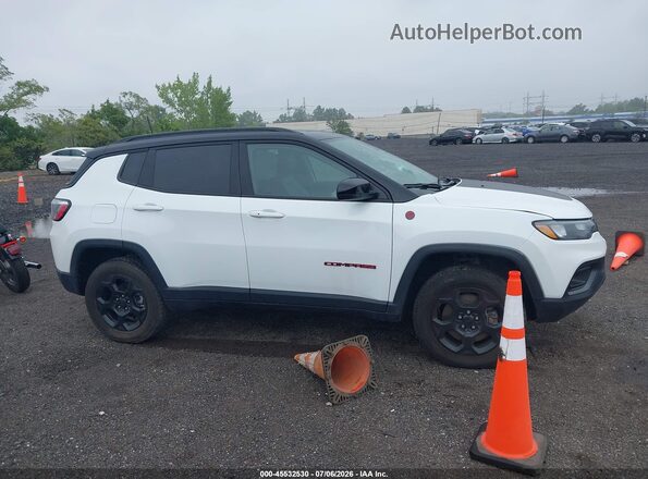 3C4NJDDN6RT578619 2024 JEEP COMPASS White Սալոնի հետևի տեսք
