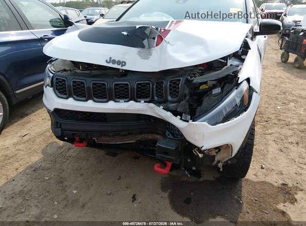 3C4NJDDN6ST520919 2025 JEEP COMPASS White Front view