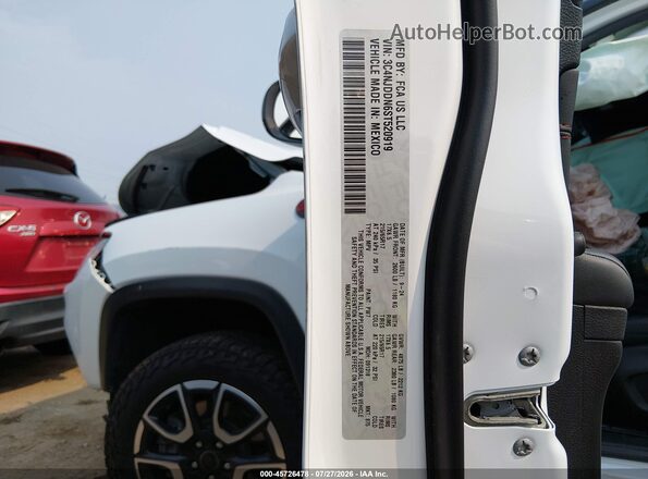 3C4NJDDN6ST520919 2025 JEEP COMPASS White Engine compartment view