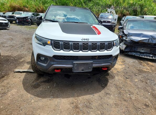 3C4NJDDN9ST525385 2025 JEEP COMPASS White Widok z przodu